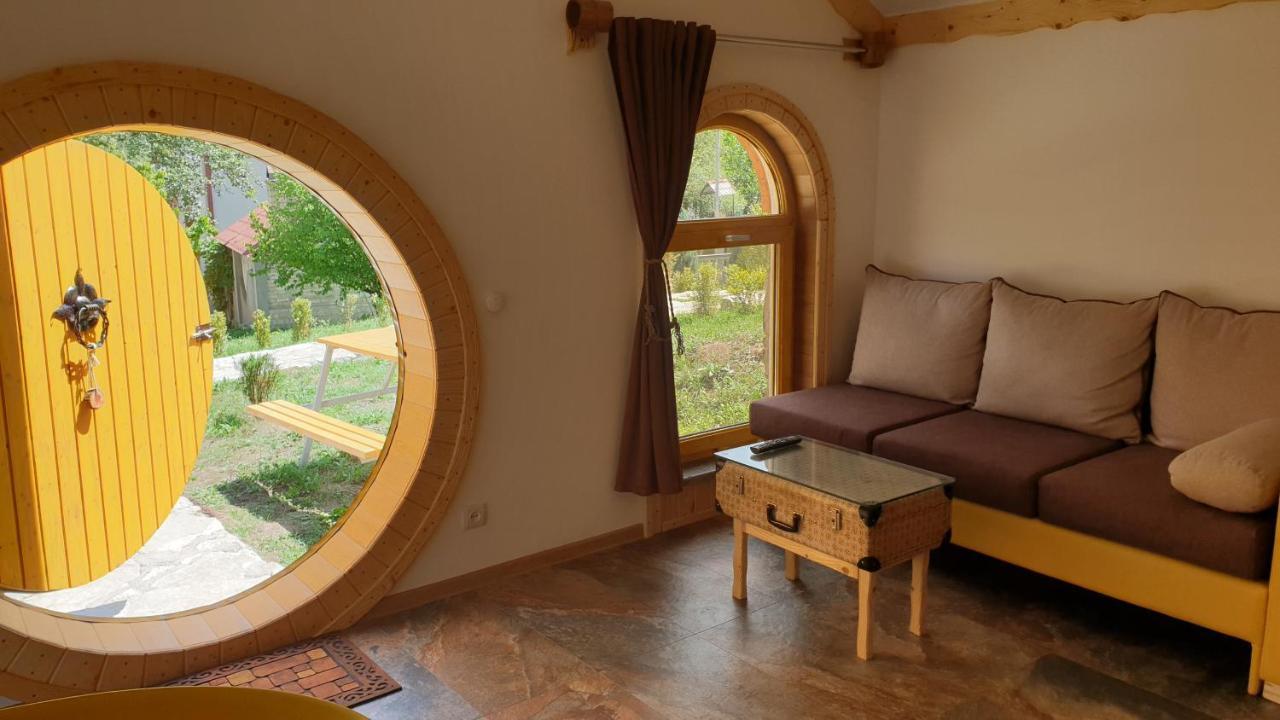 Cozy House Hotel Dilidzjan Buitenkant foto